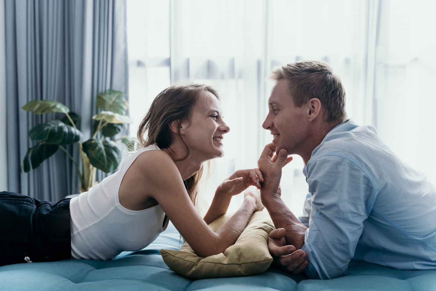 Почему давление разрушает естественную близость пары